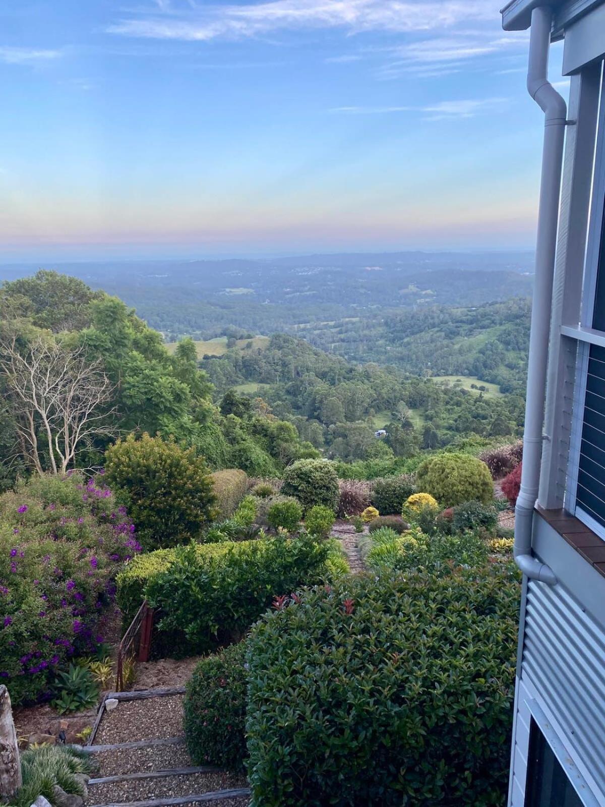 Flaxton Garden Home With Spectacular Coastal Views Montville Exteriör bild